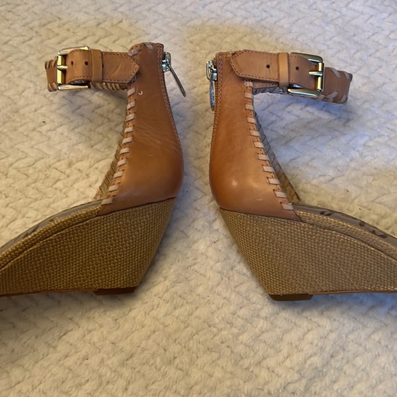 Sam Edelman Silvia Gold Beige Leather Zipper Back Wedge Sandals Ankle Strap Sz 9 - Picture 8 of 12
